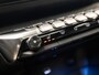 Peugeot 3008 1.6 e-THP GT Line 165Pk Automaat (PANORAMADAK, NAPPA LEDER, MEMORY SEATS, STOELVERWARMING, FOCAL AUDIO, KEYLESS, 360 CAMERA, PARELMOER, GETINT GLAS, NIEUWSTAAT)