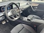 Mercedes-Benz CLA Shooting Brake 180 Business Solution AMG | Carplay | Led verlichting | Stoelverwarming | Sfeerverlichting