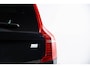 Volvo XC90 2.0 T8 Recharge AWD R-Design Panoramadak - Trekhaak - Head up - Harman Kardon - Adaptieve Cruise Control - Parkeerverwarming met timer - Getinte Ruiten - Gelamineerde zijruiten en achterruit -