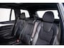 Volvo XC90 2.0 T8 Recharge AWD R-Design Panoramadak - Trekhaak - Head up - Harman Kardon - Adaptieve Cruise Control - Parkeerverwarming met timer - Getinte Ruiten - Gelamineerde zijruiten en achterruit -