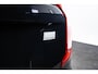 Volvo XC90 2.0 T8 Recharge AWD R-Design Panoramadak - Trekhaak - Head up - Harman Kardon - Adaptieve Cruise Control - Parkeerverwarming met timer - Getinte Ruiten - Gelamineerde zijruiten en achterruit -