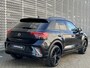 Volkswagen T-Roc 1.5 TSI 150pk DSG R-Line / Black style / IQ LED / Virtual cockpit pro / Afneembare trekhaak / 19'' LMV