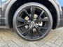 Volkswagen T-Roc 1.5 TSI 150pk DSG R-Line / Black style / IQ LED / Virtual cockpit pro / Afneembare trekhaak / 19'' LMV