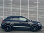 Volkswagen T-Roc 1.5 TSI 150pk DSG R-Line / Black style / IQ LED / Virtual cockpit pro / Afneembare trekhaak / 19'' LMV