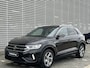 Volkswagen T-Roc 1.0 TSI 110pk R-Line / Virtual cockpit / LED plus / Ergoactive stoel / 17'' LMV P4