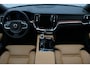 Volvo V60 2.0 T8 Plug-in hybrid AWD Plus Dark | Panorama dak| Geventileerde voorstoelen| Exterior styling kit | Polestar motorupgrade | Extra getint glas | Trekhaak
