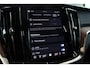 Volvo V60 2.0 T8 Plug-in hybrid AWD Plus Dark | Panorama dak| Geventileerde voorstoelen| Exterior styling kit | Polestar motorupgrade | Extra getint glas | Trekhaak