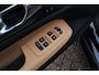 Volvo V60 2.0 T8 Plug-in hybrid AWD Plus Dark | Panorama dak| Geventileerde voorstoelen| Exterior styling kit | Polestar motorupgrade | Extra getint glas | Trekhaak