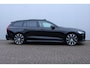 Volvo V60 2.0 T8 Plug-in hybrid AWD Plus Dark | Panorama dak| Geventileerde voorstoelen| Exterior styling kit | Polestar motorupgrade | Extra getint glas | Trekhaak