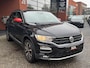 Volkswagen T-Roc 1.5 TSI Style // BEATS AUDIO // TREKHAAK // NAVI // PDC // ADAPTIVE CRUISE // APPLE CARPLAY - ANDROID AUTO // STOELVERWARMING //