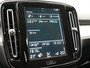 Volvo XC40 T5 Recharge R-Design Plug In Hybrid 263pk Dealer O.H PHEV | Trekhaak Af Fabriek | Camera | Harman / Kardon | Sportstoelen & Stuur Verwarmd | Keyless | Cruise Control | Apple Carplay | Navigatie | Virtual | DAB |