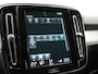 Volvo XC40 T5 Recharge R-Design Plug In Hybrid 263pk Dealer O.H PHEV | Trekhaak Af Fabriek | Camera | Harman / Kardon | Sportstoelen & Stuur Verwarmd | Keyless | Cruise Control | Apple Carplay | Navigatie | Virtual | DAB |