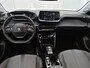 Peugeot e-208 EV Allure Pack 50 kWh 136pk | Navigatie via Apple Carplay / Android Auto | Achteruitrijcamera | 3D Cockpit | Climate Control | Cruise Control | Parkeersensoren | Stof/kunstleder | Keyless start | DAB+ radio | Led koplampen | Donker getint glas | 16" lichtmetalen velgen |