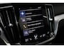Volvo V60 T4 Automaat Momentum | Dealeronderhouden | Panoramadak | Parkeerverwarming met timer | Intellisafe Pro Line | Pilot Assist | Adaptieve Cruise control | Camera achter | Moritz lederen bekleding | Drive Modes | Park Assist Pack | Scandinavian Line | Verwarmbare voorstoelen | Verwarmbare achterbank | Blis | 19" Lichtmetalen velgen | All Seasonbanden | Noodreservewiel | Elektrisch bedienbare achterklep | Apple Carplay/Android Auto | Keyless |