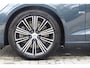 Volvo V60 T8 408PK Recharge AWD Inscription | Bowers&Wilkins High End Audio | Elektrisch bedienbaar panoramisch schuif/-kanteldak | Adaptieve Cruise Control met Pilot Assist | Verwarmbare voorstoelen + stuurwiel | Geventileerde voorstoelen met massagefunctie | Elektrisch bedienbare voorstoelen met geheugen | Grafische Head-Up display | Alarm klasse III | Blind Spot Information System | Park Assist voor + achter | 360 Camera | Semi-elektrische trekhaak | Apple CarPlay/Android Auto | 18'' Lichtmetalen wielen
