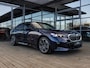 BMW 5-Serie 530e | M-SPORT | HARMAN KARDON | COMFORT PAKKET | DRIVING ASSISTANT PROF | TRAVEL PAKKET | PARKING ASSISTANT PLUS | STOELMEMORY | SFEERVERLICHTING | STOELVENTILATIE | TANSANIT BLAU | 19 INCH | INNOVATIE PAKKET |