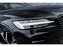 Volvo S60 B3 R-Design | Navigatie | Adaptieve Cruise Control | Keyless | Stoel-/Stuurverwarming | Dodehoekdetectie | Sportchassis | Elek. Stoelen | Memory | LED Koplampen | Park Assist | DAB | Zitverlenging | Apple Carplay & Android Auto | 18" LM