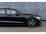 Volvo S60 B3 R-Design | Navigatie | Adaptieve Cruise Control | Keyless | Stoel-/Stuurverwarming | Dodehoekdetectie | Sportchassis | Elek. Stoelen | Memory | LED Koplampen | Park Assist | DAB | Zitverlenging | Apple Carplay & Android Auto | 18" LM