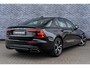 Volvo S60 B3 R-Design | Navigatie | Adaptieve Cruise Control | Keyless | Stoel-/Stuurverwarming | Dodehoekdetectie | Sportchassis | Elek. Stoelen | Memory | LED Koplampen | Park Assist | DAB | Zitverlenging | Apple Carplay & Android Auto | 18" LM