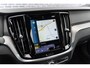 Volvo S60 B3 R-Design | Navigatie | Adaptieve Cruise Control | Keyless | Stoel-/Stuurverwarming | Dodehoekdetectie | Sportchassis | Elek. Stoelen | Memory | LED Koplampen | Park Assist | DAB | Zitverlenging | Apple Carplay & Android Auto | 18" LM
