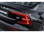 Volvo S60 B3 R-Design | Navigatie | Adaptieve Cruise Control | Keyless | Stoel-/Stuurverwarming | Dodehoekdetectie | Sportchassis | Elek. Stoelen | Memory | LED Koplampen | Park Assist | DAB | Zitverlenging | Apple Carplay & Android Auto | 18" LM