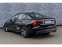 Volvo S60 B3 R-Design | Navigatie | Adaptieve Cruise Control | Keyless | Stoel-/Stuurverwarming | Dodehoekdetectie | Sportchassis | Elek. Stoelen | Memory | LED Koplampen | Park Assist | DAB | Zitverlenging | Apple Carplay & Android Auto | 18" LM