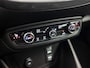 Opel Crossland X 1.2 Turbo Innovation Automaat (APPLE CARPLAY, GROOT NAVI, STUUR/STOELVERWARMING, LEDER, SPORTSTOELEN, GETINT GLAS, PARKEERSENSOREN, LANE ASSIST, NIEUWSTAAT)