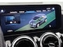 Mercedes-Benz GLA 250e AMG-line | Trekhaak af fabriek | Parkeerpakket met achteruitrijcamera | Spiegelpakket | Dodehoek assistent | Inclusief 24 maanden MB Certified garantie voor Europa.