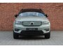 Volvo XC40 Recharge P8 AWD R-Design | Trekhaak | Panoramadak | Harman Kardon | 360 Graden Camera | Verwarmbare Voorstoelen | Apple Carplay | Google Infotainment | Adaptieve Cruise Control