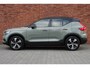 Volvo XC40 Recharge P8 AWD R-Design | Trekhaak | Panoramadak | Harman Kardon | 360 Graden Camera | Verwarmbare Voorstoelen | Apple Carplay | Google Infotainment | Adaptieve Cruise Control