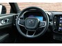 Volvo XC40 Recharge P8 AWD R-Design | Trekhaak | Panoramadak | Harman Kardon | 360 Graden Camera | Verwarmbare Voorstoelen | Apple Carplay | Google Infotainment | Adaptieve Cruise Control