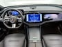 Mercedes-Benz E-klasse 300 e Sport Edition AMG Line | Panorama Schuif-Kanteldak | Distronic | Lederen bekleding | Alarm | Parkeerpakket met 360°-camera | 20 Inch AMG Velgen. Inclusief 24 maanden MB Certified garantie voor Europa.