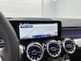 Mercedes-Benz GLB 200 Business Solution AMG 7p. | Premium Plus | Winterpakket | Trekhaak | Head-up display | 360°-camera | Panoramaschuifdak | Derde zitrij | Sierdelen in Star Pattern | GUARD 360 ° Vehicle protection Plus |