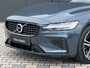 Volvo V60 T6 Plug-in hybrid AWD Plus Dark | Panoramadak | Stoel en stuurwielverwarming | Long Range | Camera | Harman Kardon | Adaptieve Cruise control |