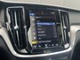 Volvo V60 T6 Plug-in hybrid AWD Plus Dark | Panoramadak | Stoel en stuurwielverwarming | Long Range | Camera | Harman Kardon | Adaptieve Cruise control |