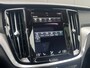 Volvo V60 T6 Plug-in hybrid AWD Plus Dark | Panoramadak | Stoel en stuurwielverwarming | Long Range | Camera | Harman Kardon | Adaptieve Cruise control |