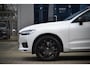 Volvo XC60 2.0 B4 R-Design / Pano / ACC / Trekhaak / Full LED / Memory / 360 cam. / DAB / Leder
