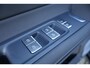 Polestar 4 Long Range Single motor 100 kWh Pilot | Plus | | Adaptive cruise control + Pilot assist | Lane change assist | 360 camera | Harman Kardon Premium Sound | Head-up display | Pixel Led koplampen + adaptief grootlicht | Elektrisch bedienbare achterklep met voetsensor | 12-voudig verstelbare stoelen | Elektrisch verstelbare rugleuning achter | | Stoel + stuurwielverwarming | verwarmde achterbank | 22kw AC Laden | 21" LM |