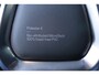 Polestar 4 Long Range Single motor 100 kWh Pilot | Plus | | Adaptive cruise control + Pilot assist | Lane change assist | 360 camera | Harman Kardon Premium Sound | Head-up display | Pixel Led koplampen + adaptief grootlicht | Elektrisch bedienbare achterklep met voetsensor | 12-voudig verstelbare stoelen | Elektrisch verstelbare rugleuning achter | | Stoel + stuurwielverwarming | verwarmde achterbank | 22kw AC Laden | 21" LM |