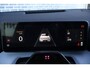 Polestar 4 Long Range Single motor 100 kWh Pilot | Plus | | Adaptive cruise control + Pilot assist | Lane change assist | 360 camera | Harman Kardon Premium Sound | Head-up display | Pixel Led koplampen + adaptief grootlicht | Elektrisch bedienbare achterklep met voetsensor | 12-voudig verstelbare stoelen | Elektrisch verstelbare rugleuning achter | | Stoel + stuurwielverwarming | verwarmde achterbank | 22kw AC Laden | 21" LM |