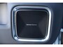 Polestar 4 Long Range Single motor 100 kWh Pilot | Plus | | Adaptive cruise control + Pilot assist | Lane change assist | 360 camera | Harman Kardon Premium Sound | Head-up display | Pixel Led koplampen + adaptief grootlicht | Elektrisch bedienbare achterklep met voetsensor | 12-voudig verstelbare stoelen | Elektrisch verstelbare rugleuning achter | | Stoel + stuurwielverwarming | verwarmde achterbank | 22kw AC Laden | 21" LM |