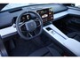 Polestar 4 Long Range Single motor 100 kWh Pilot | Plus | | Adaptive cruise control + Pilot assist | Lane change assist | 360 camera | Harman Kardon Premium Sound | Head-up display | Pixel Led koplampen + adaptief grootlicht | Elektrisch bedienbare achterklep met voetsensor | 12-voudig verstelbare stoelen | Elektrisch verstelbare rugleuning achter | | Stoel + stuurwielverwarming | verwarmde achterbank | 22kw AC Laden | 21" LM |