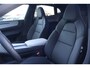 Polestar 4 Long Range Single motor 100 kWh Pilot | Plus | | Adaptive cruise control + Pilot assist | Lane change assist | 360 camera | Harman Kardon Premium Sound | Head-up display | Pixel Led koplampen + adaptief grootlicht | Elektrisch bedienbare achterklep met voetsensor | 12-voudig verstelbare stoelen | Elektrisch verstelbare rugleuning achter | | Stoel + stuurwielverwarming | verwarmde achterbank | 22kw AC Laden | 21" LM |