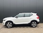 Volvo XC40 2.0 B4 Plus Dark | Trekhaak | Stoel en stuurwielverwarming | 2000kg Trekgewicht | Adaptieve Cruise control | BLIS | Camera |