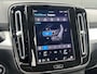 Volvo XC40 2.0 B4 Plus Dark | Trekhaak | Stoel en stuurwielverwarming | 2000kg Trekgewicht | Adaptieve Cruise control | BLIS | Camera |