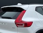 Volvo XC40 2.0 B4 Plus Dark | Trekhaak | Stoel en stuurwielverwarming | 2000kg Trekgewicht | Adaptieve Cruise control | BLIS | Camera |