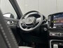 Volvo XC40 2.0 B4 Plus Dark | Trekhaak | Stoel en stuurwielverwarming | 2000kg Trekgewicht | Adaptieve Cruise control | BLIS | Camera |