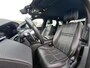 Land Rover Range Rover Velar 2.0 P300 Turbo AWD R-Dynamic SE | Navigatie | LM Velgen 20" | Voorstoelen Verwarmd/Geventileerd | Elektrisch Uitklapbare Trekhaak | PDC Voor en Achter | Cruise Control | Airco |