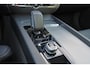 Volvo V60 B4 Plus Dark - Panorama/schuifdak - IntelliSafe Assist & Surround - 360º Camera - Harman/Kardon audio - Adaptieve LED koplampen - Verwarmde voorstoelen, stuur & achterbank - Parkeersensoren voor & achter - Elektr. bedienb. voorstoelen met geheugen - Draadloze tel. lader - Extra getint glas - 19' LMV