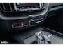 Volvo XC60 2.0 T8 Plug-in hybrid AWD Ultimate Dark Long range | Luchtvering | Bowers&Wilkins | Zwenkbare trekhaak | Panorama dak | Wol interieur |